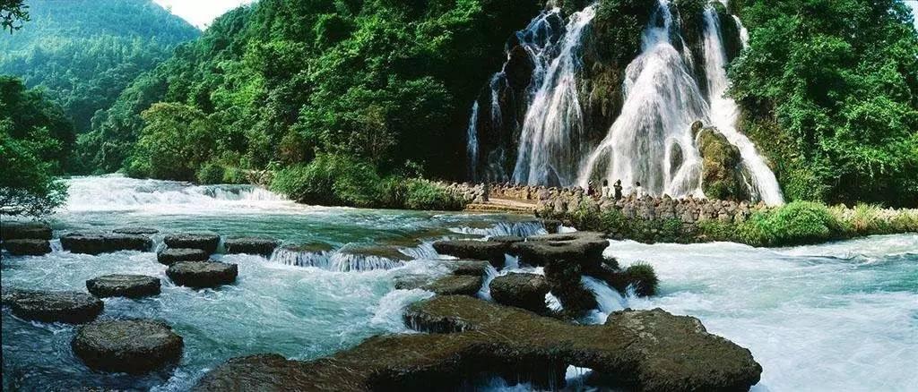 电脑进系统就蓝屏，进PE就卡住不动？游戏画面