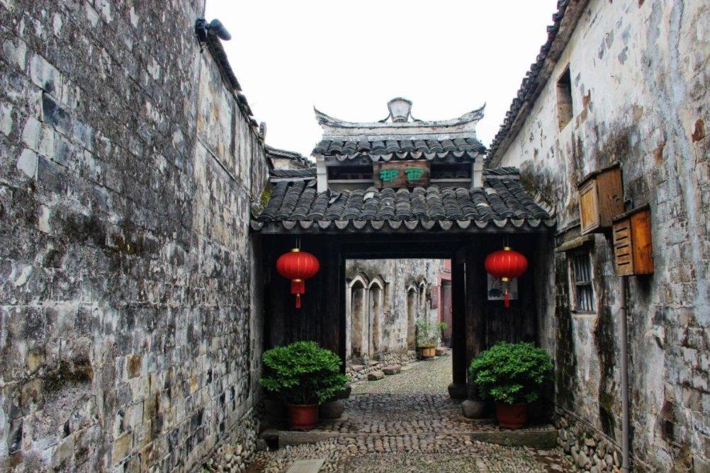降低税率、提升免税面积 重庆调整房产税政策有助“促需求”