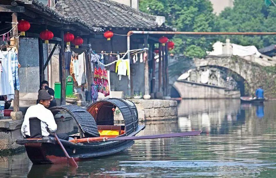 王东家暴上热搜，他的妻子是谁？他们当初是如何结缘的？游戏画面